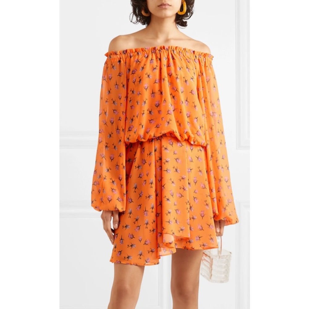 Beautiful off the shoulder floral dress. Stunning for a night out!